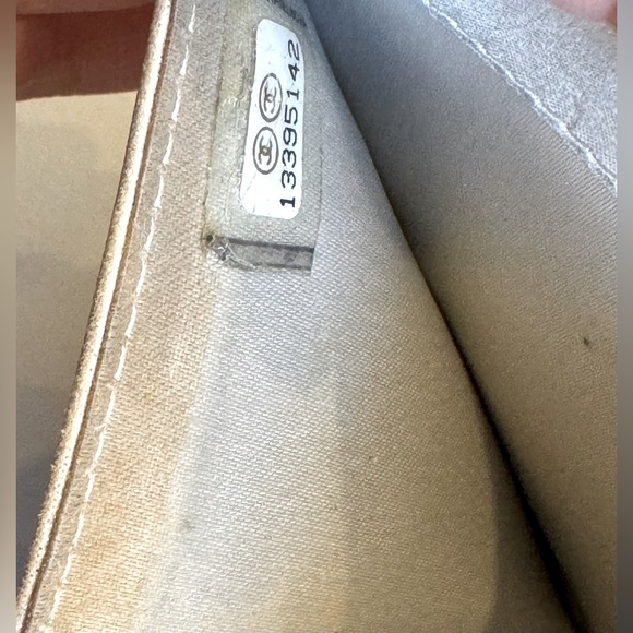 Chanel Camellia CC Logo Lambskin Wallet - Picture 6 of 10